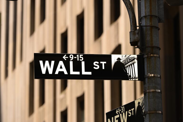 Manía de opciones relámpago. Wall Street se convierte en una ruleta con crupieres de Robinhood.